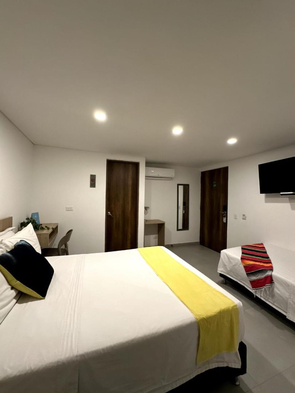 Hotel Zona Verde Medellin Bagian luar foto